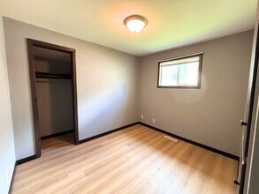 822 Menomonie St in Eau Claire, WI - Building Photo - Building Photo