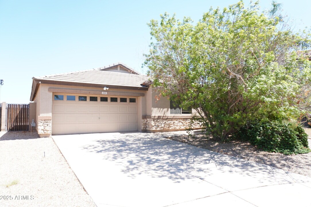 2099 S Peppertree Dr in Gilbert, AZ - Building Photo