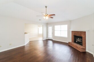 995 Scofield Dr in Cordova, TN - Building Photo - Building Photo