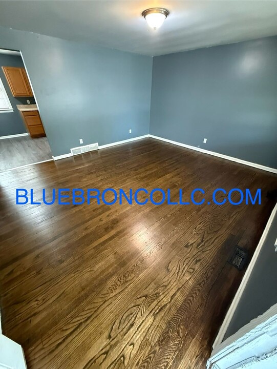 5521 Ralston Ave in Raytown, MO - Building Photo