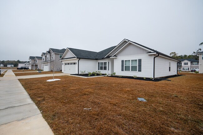 106 Holland Dr in Midway, GA - Building Photo - Building Photo