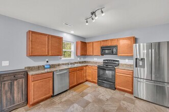 1103 Jordan Lake Ct in Leland, NC - Building Photo - Building Photo