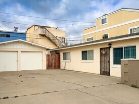 313-317 Highland Dr in Oxnard, CA - Building Photo