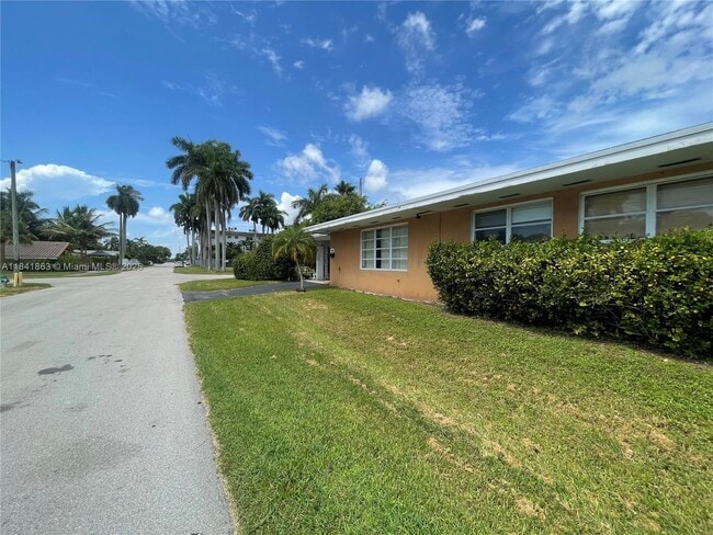 1400 N 16th Ave in Hollywood, FL - Building Photo - Building Photo