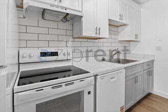 463 Medlock Rd in Decatur, GA - Building Photo - Building Photo