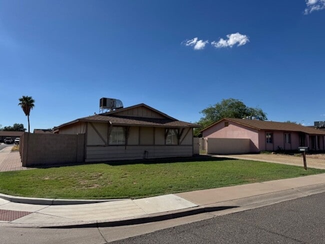 property at 1136 N 61st Ave