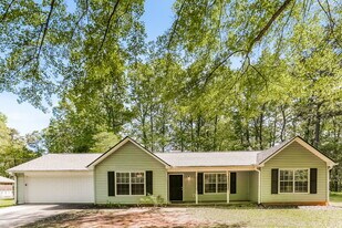 130 Harriette Dr in Stockbridge, GA - Building Photo