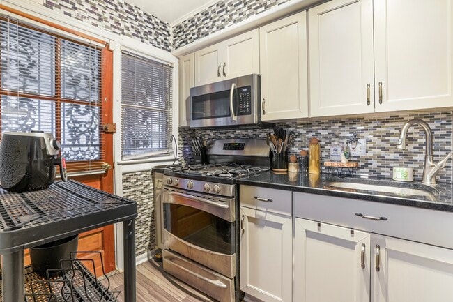 229 62nd St NE in Washington, DC - Foto de edificio - Building Photo