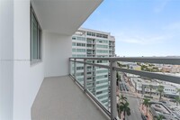 7135 Collins Ave, Unit 1535 in Miami, FL - Foto de edificio - Building Photo