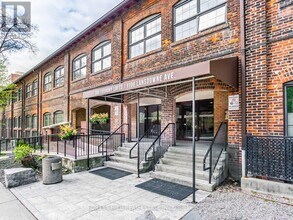 1100-1100 Lansdowne Ave in Toronto, ON - Building Photo - Building Photo