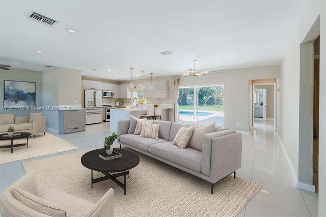 17701 SW 93rd Ave in Palmetto Bay, FL - Building Photo - Building Photo