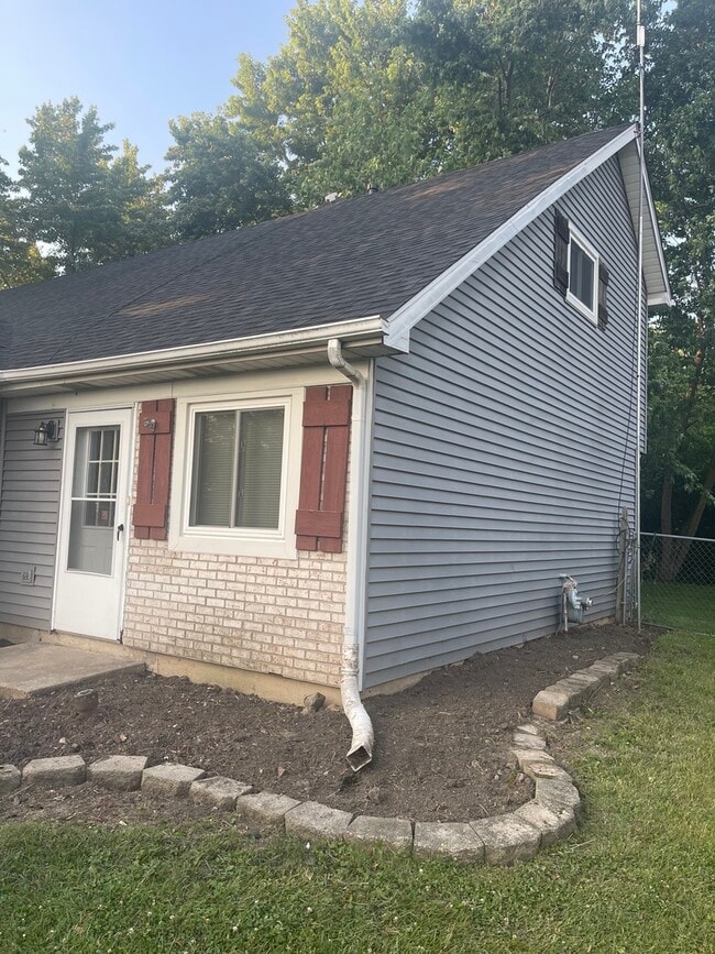 3312 Fox Hill Rd in Aurora, IL - Building Photo - Building Photo