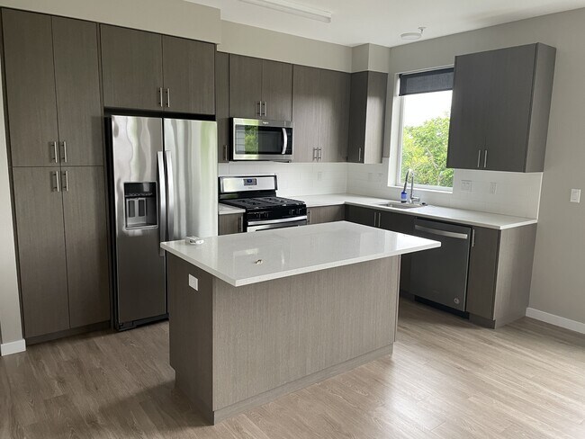 property at 1526 N Holman St