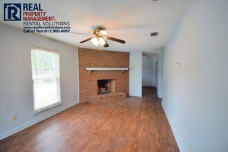 621 Lilly Ln in Murfreesboro, TN - Building Photo - Building Photo