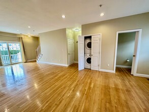 10 Amaranth Pl in Medford, MA - Building Photo - Building Photo