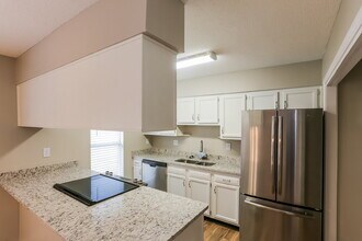 6500 Cornwall Rd in Horn Lake, MS - Foto de edificio - Building Photo