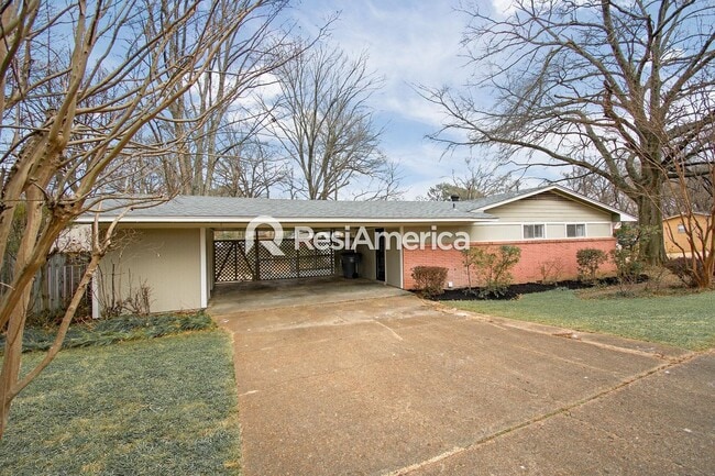 5174 Dunnellon Ave in Memphis, TN - Foto de edificio - Building Photo