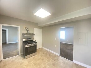 7 Commercial St in Nashua, NH - Foto de edificio - Building Photo