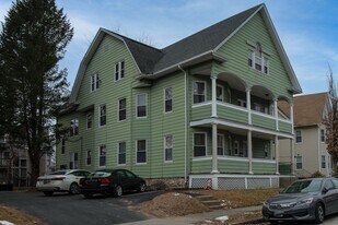 9 W Oberlin St in Worcester, MA - Building Photo