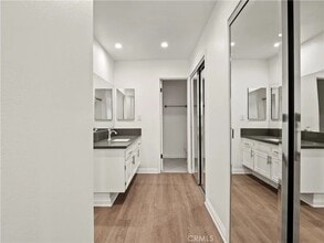 5334 Lindley Ave in Los Angeles, CA - Building Photo - Building Photo