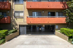 Condos: 100,103,105-108, 201-209 in Canoga Park, CA - Building Photo - Building Photo