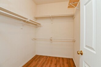 1030 Riverwood Dr in Dickinson, TX - Building Photo - Building Photo