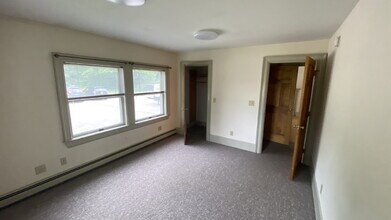 277 Mast Rd in Durham, NH - Building Photo - Building Photo