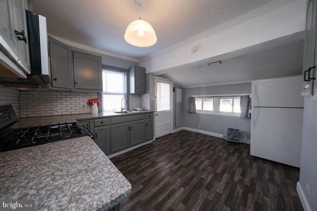 607 West Lawn Ave in West Lawn, PA - Building Photo - Building Photo