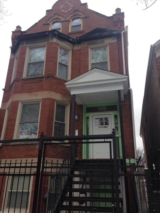 2340 S Homan Ave in Chicago, IL - Building Photo - Building Photo