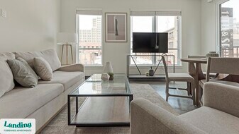 1014 Spruce St in St. Louis, MO - Building Photo