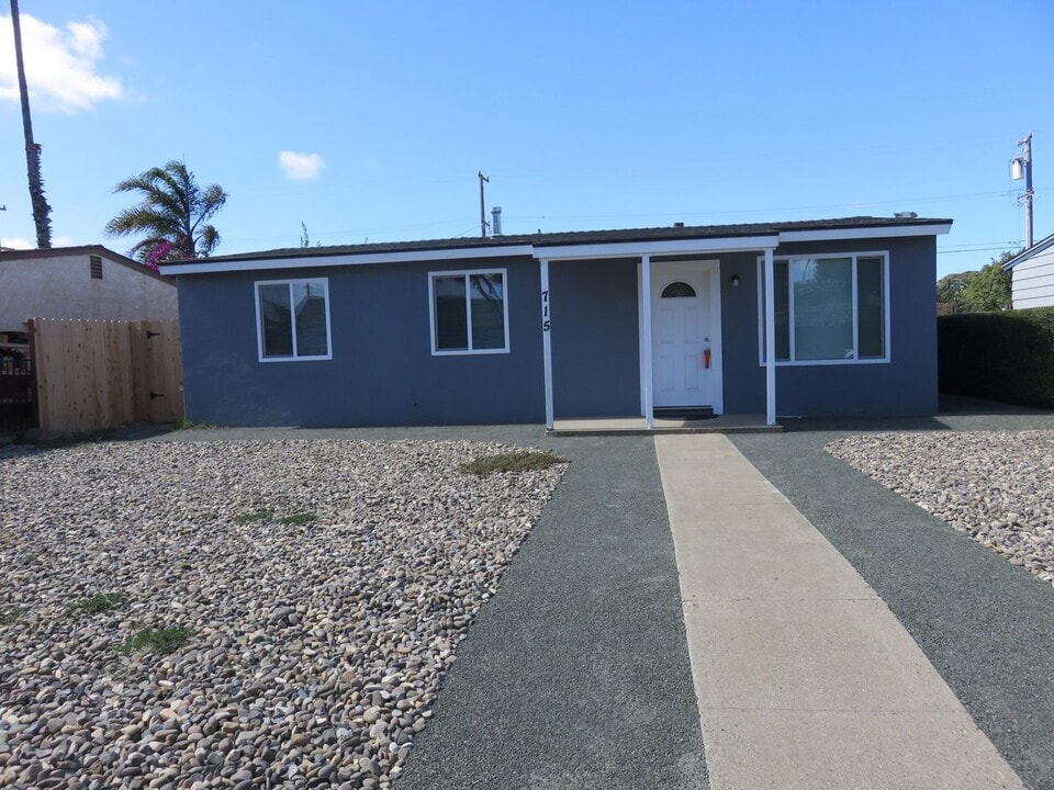 715 N Third St in Lompoc, CA - Building Photo