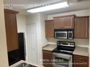 4032 Crockers Lake Blvd in Sarasota, FL - Building Photo - Building Photo
