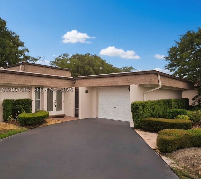 property at 4602 King Palm Dr