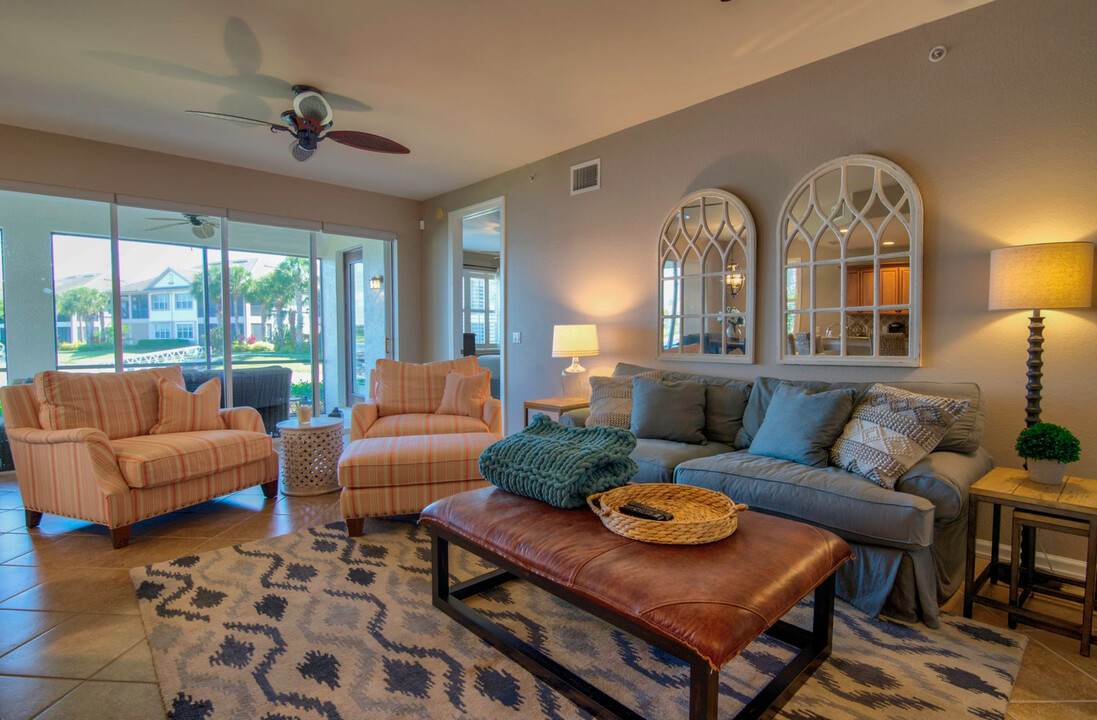 8775 Coastline Ct in Naples, FL - Building Photo