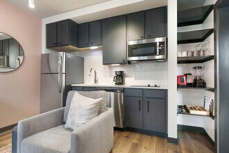 611 Commerce St in New Orleans, LA - Foto de edificio - Building Photo