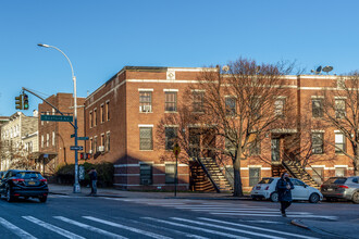 258 Bedford Ave in Brooklyn, NY - Building Photo - Building Photo