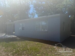 801 E Fairfield Dr in Pensacola, FL - Building Photo - Building Photo