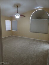 8103 W Rochelle Ave in Las Vegas, NV - Foto de edificio - Building Photo