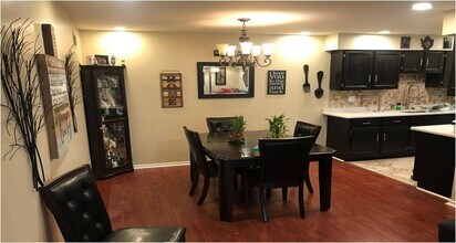 45 John St, Unit 1C in Bloomfield, NJ - Foto de edificio - Building Photo