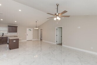 8570 Stockdale Ave in Pensacola, FL - Building Photo - Building Photo