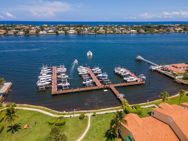 135 Yacht Club Way in Hypoluxo, FL - Building Photo - Building Photo