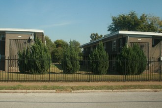 1070 Merriwether Ave in Memphis, TN - Building Photo - Building Photo