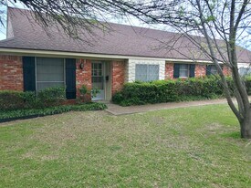 6621 Dunn Dr in Waco, TX - Building Photo