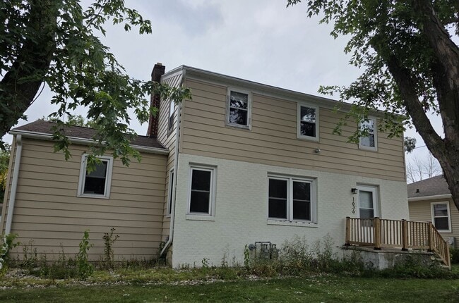 property at 1636 Edison St