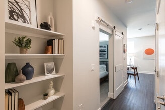 601 E Pete Rose Wy, Unit SI ID1475826P in Cincinnati, OH - Foto de edificio - Building Photo