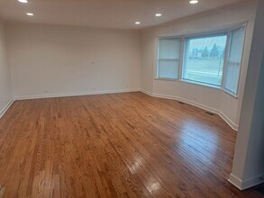 2045 Farrell Ave in Park Ridge, IL - Building Photo - Building Photo