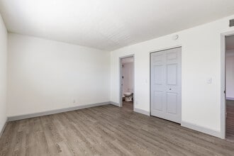 Nordica Bay in St. Petersburg, FL - Building Photo - Interior Photo