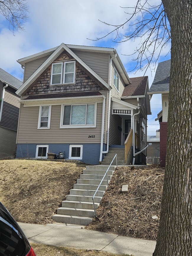 property at 2422 N Bartlett Ave