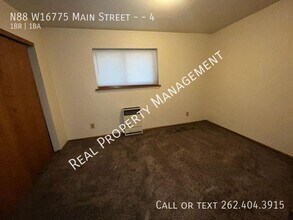 N88W16775-W16775 Main St in Menomonee Falls, WI - Building Photo - Building Photo