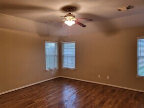 5406 Meadow Canyon Dr in Sugar Land, TX - Building Photo - Building Photo